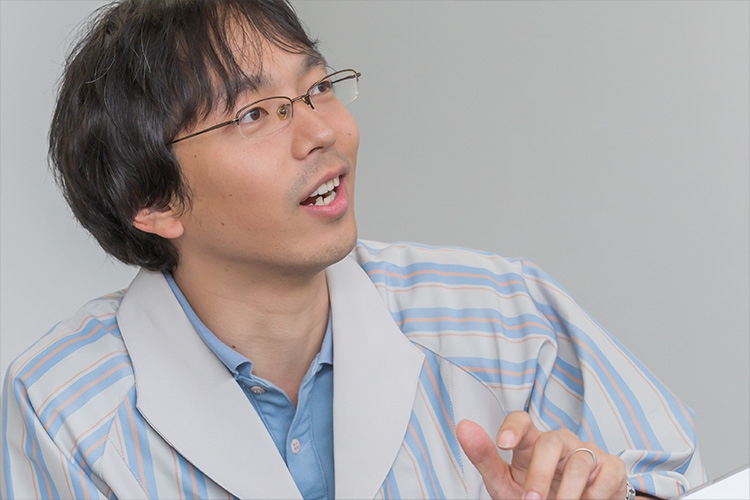 中上(なかがみ)氏:メカトロニクス担当。絞り、フォーカス、ナノUSMなどの設計開発