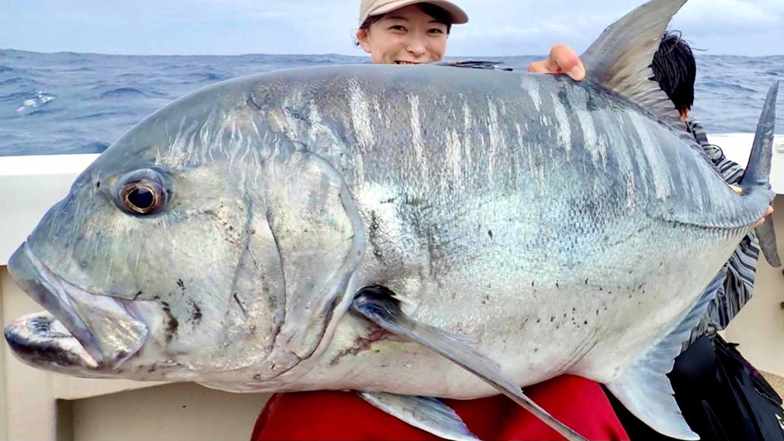 高本さんと釣った巨大魚