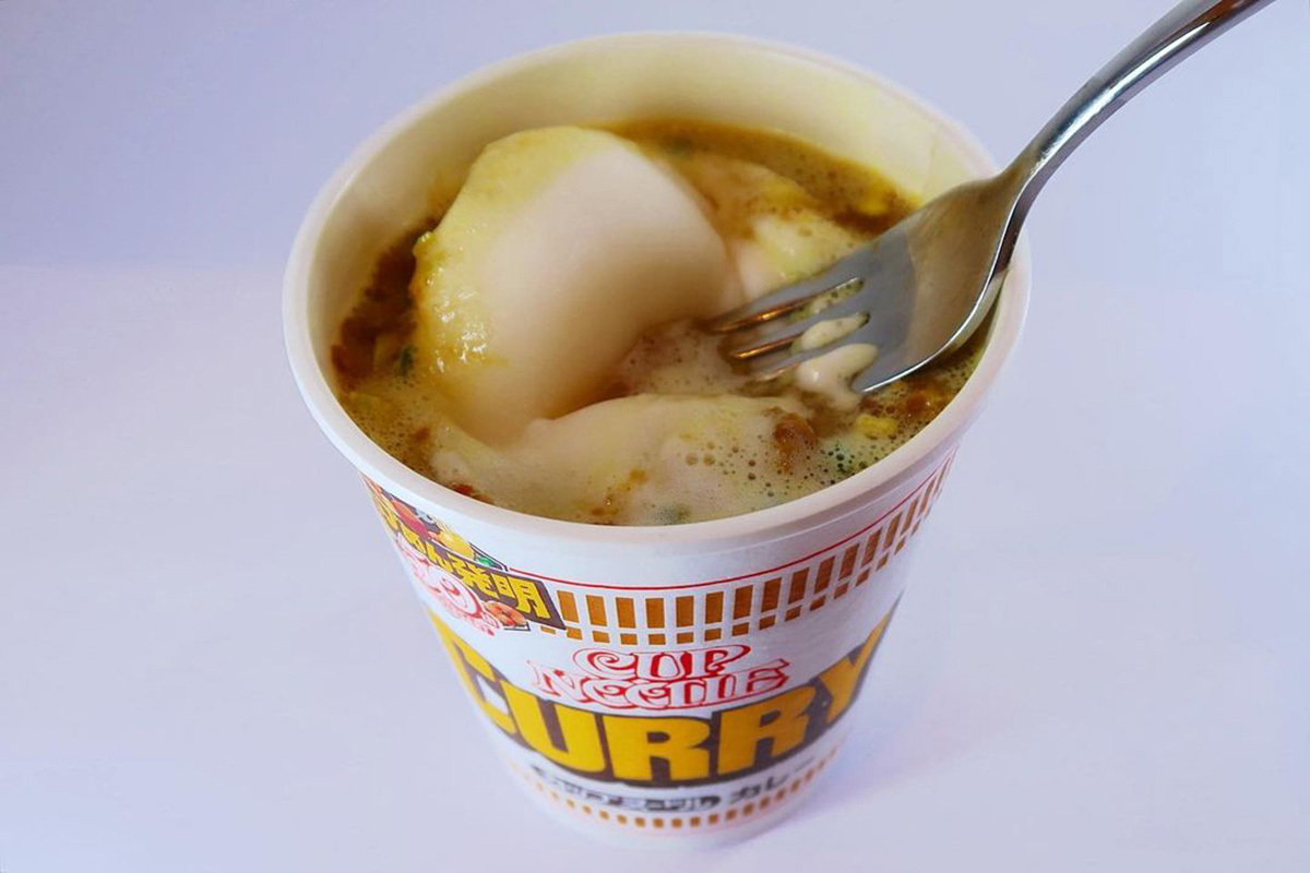 アイスアレンジレシピのデビュー作「エスプーマカレーうどん」の写真