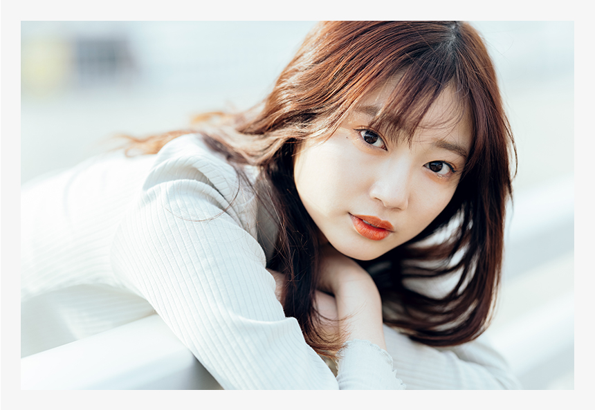 目元のラメまでくっきり描写できました。絞りF2で撮影。下は、上の写真を部分拡大(100%)したもの。