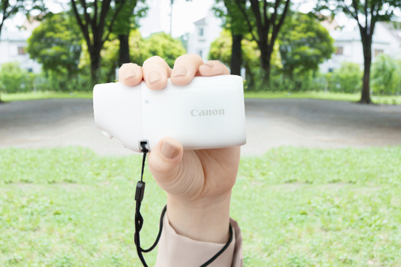 女性も片手でも握りやすいサイズ感です。