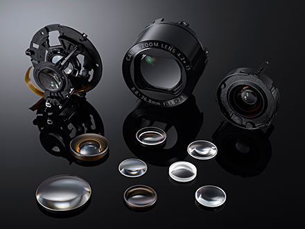 図:F1.8-F2.8レンズ